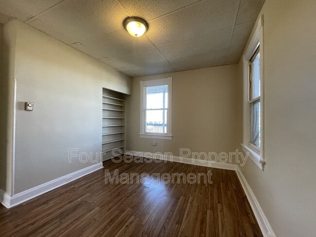 Photo - 616 W Franklin St