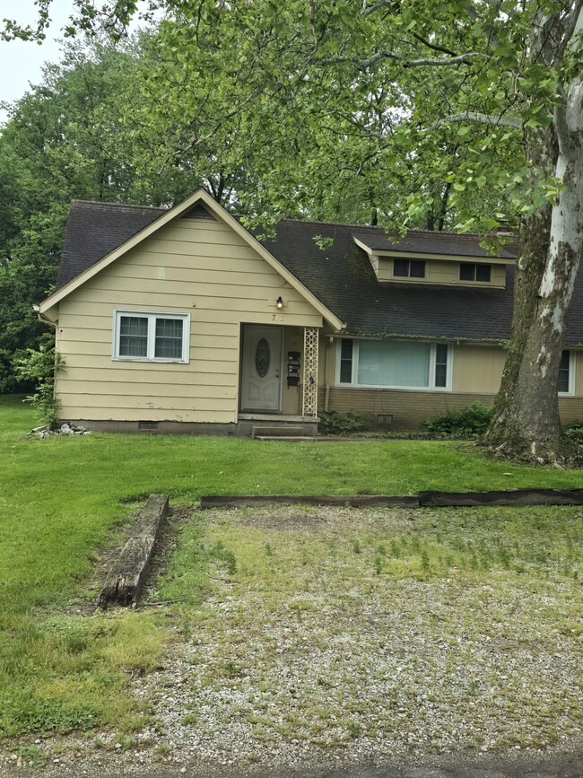 Building Photo - 712 S Brittain Ave Unit #2