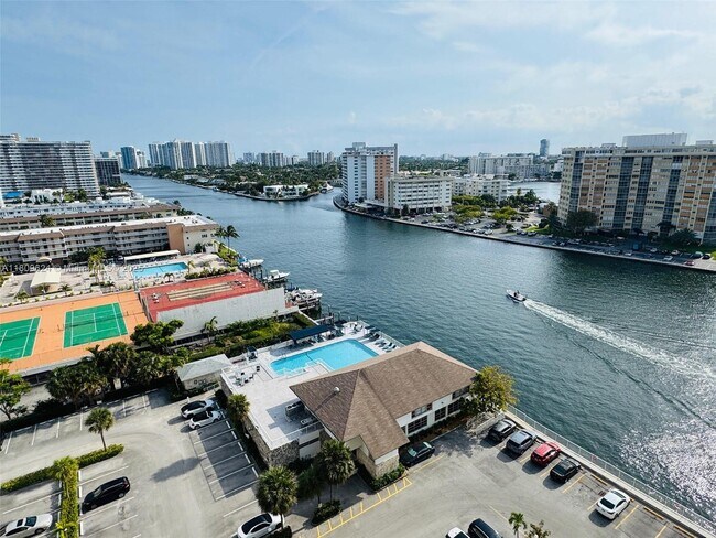 Building Photo - 1833 S Ocean Dr Unit 1508 Rental