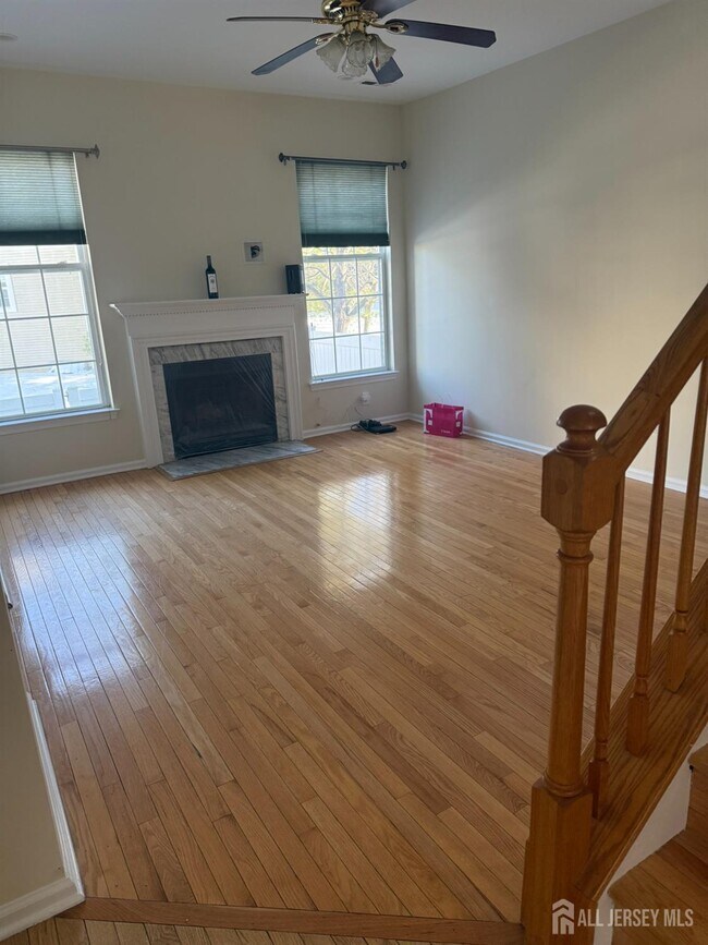 Photo - 1301 Dahlia Cir