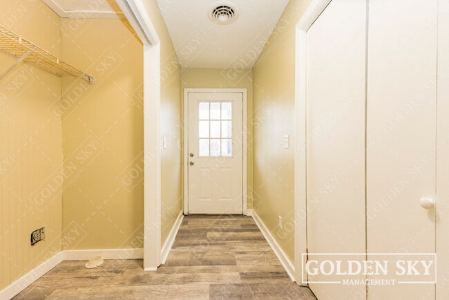 Photo - 2109 S Hoyt Ave