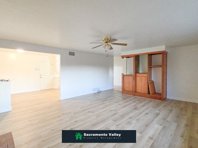 Photo - 7100 Chris Ave