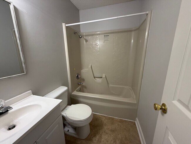 Photo - 315 Green Valley Dr Unidad Apt #65