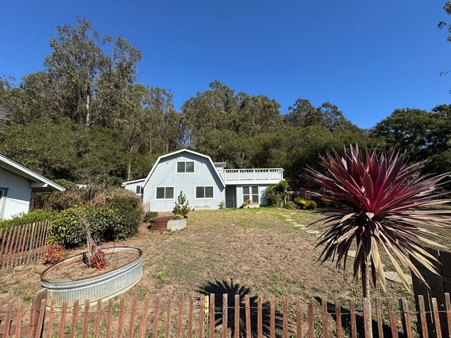 Photo - Country Living just minutes from Town