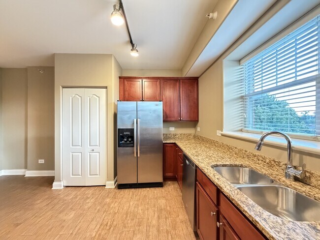Photo - 2 Itasca Place Unit 913