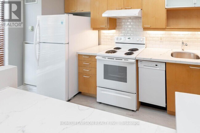 Photo - 514 - 333 ADELAIDE STREET E Unit 514