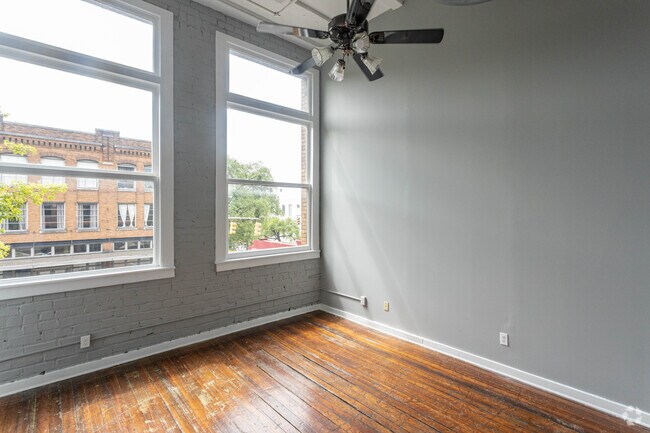 1BR, 1BA - 1,215SF