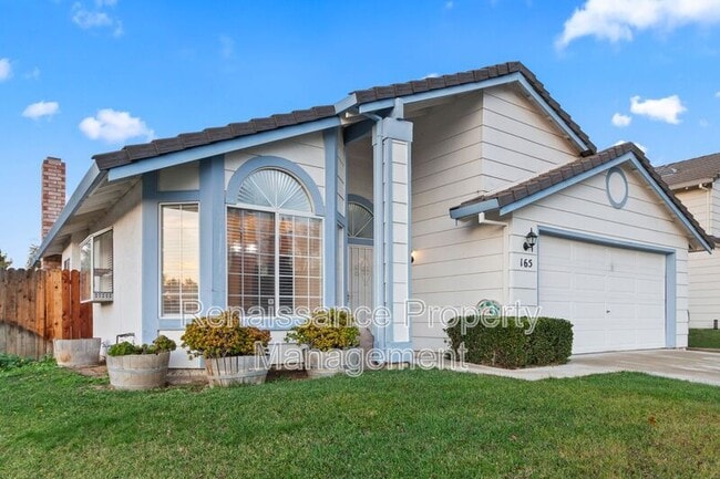 Photo - 165 Henry Ct