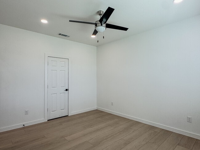 Photo - 140 Zion Rd