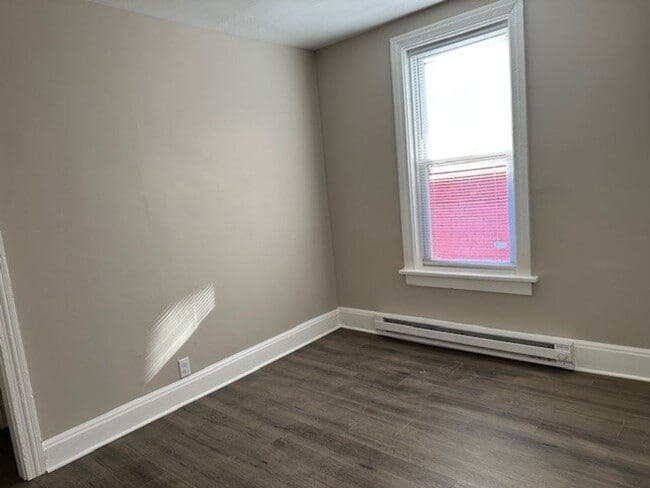 Photo - Harrisburg School District 4 Bedroom 1 Bat... Unidad 2