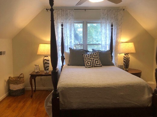 Photo - $2250 Furnished 2-Bed Guesthouse w/ Pool