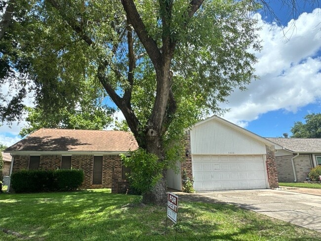 Building Photo - 5222 Valleyview Dr
