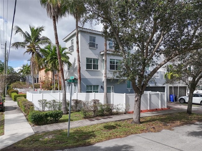 601 NE 11th Ave