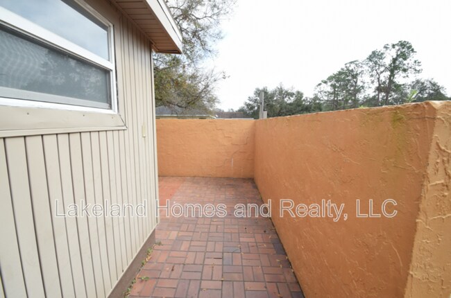 Photo - 939 Castle Way