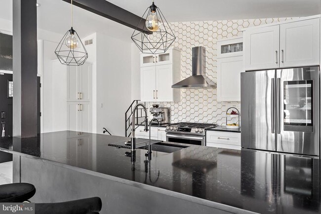 Building Photo - 608 Winona Ct