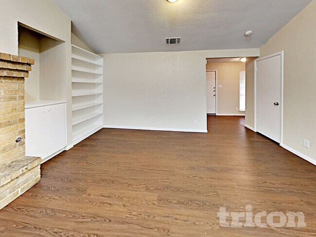 Photo - 4911 Buckwheat St