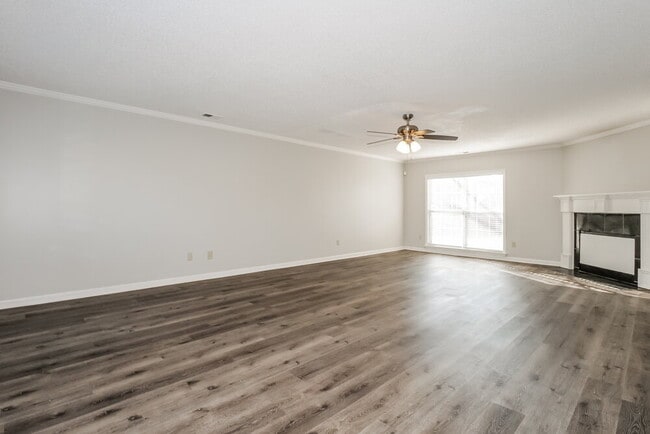 Photo - 1981 Dartford Cove