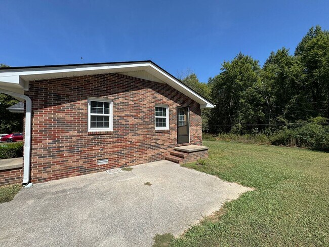 Photo - 586 Hutchens Rd Unit A