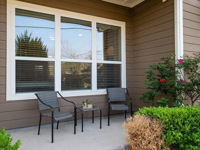 Photo - 5605 Roosevelt Ave