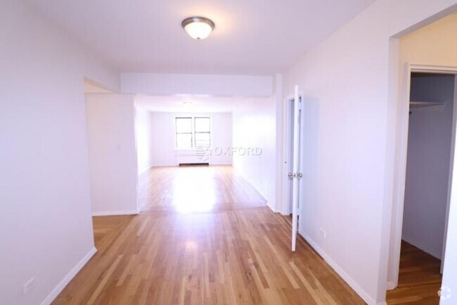 Building Photo - 2 bedroom in Queens NY 11374 Unit 6D Rental