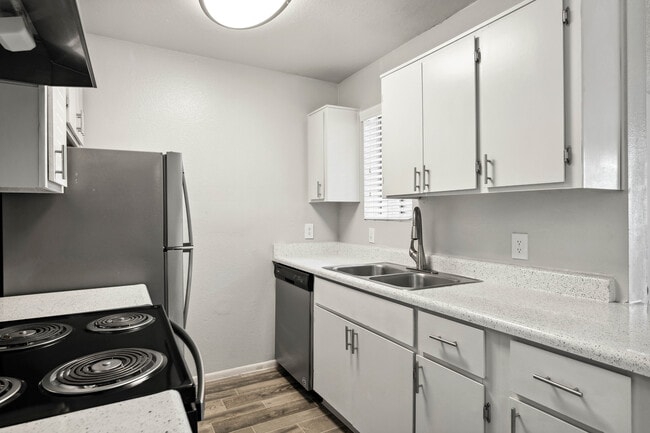 Photo - Country Gables