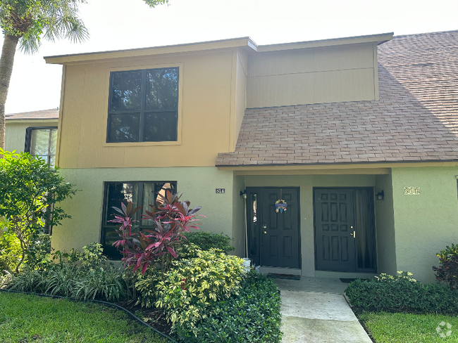 Building Photo - 814 Sandtree Dr Rental