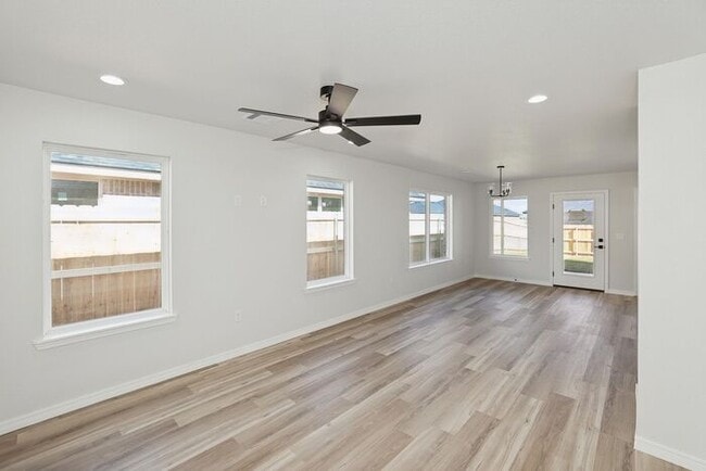 Photo - 9004 Oakleaf Ct