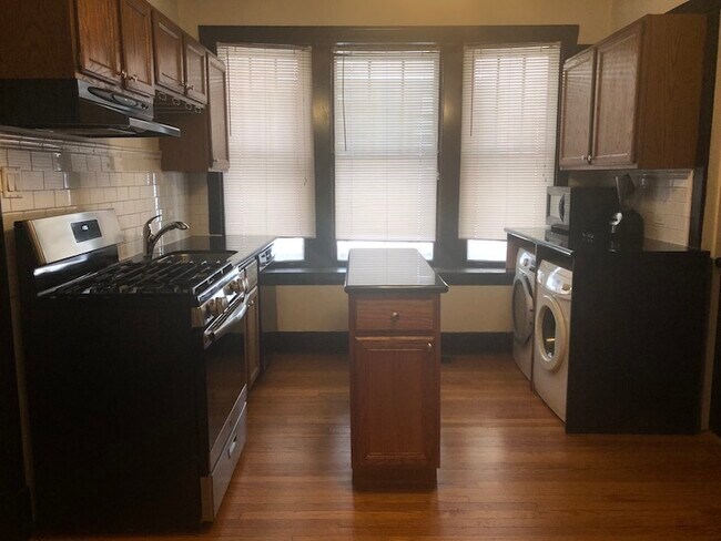 Photo - 1032 W Oakdale-2 Unidad 2