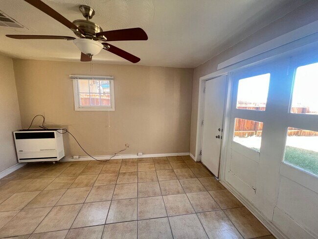 Photo - 117 W Robertson Rd Unit B