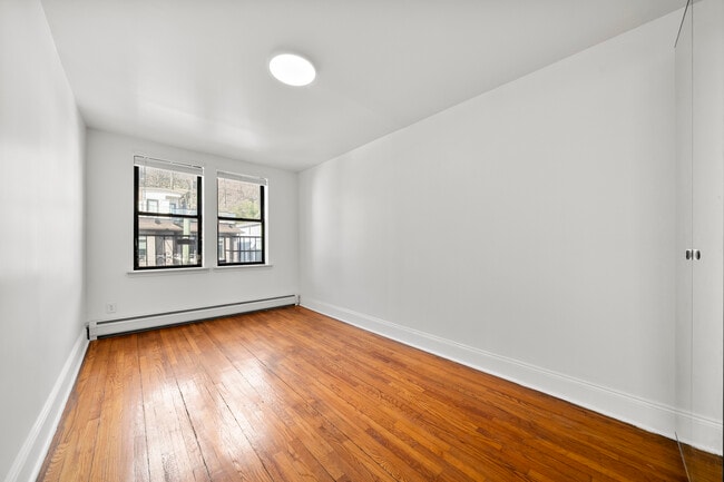 Photo - 553 Undercliff Ave Unit 14