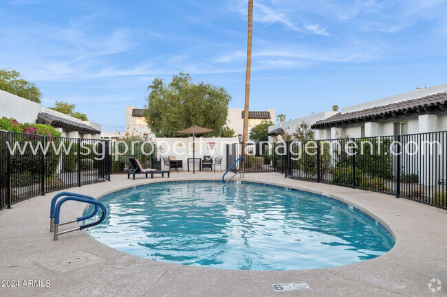 Building Photo - COMPLETELY REMODELED SCOTTSDALE HOME.