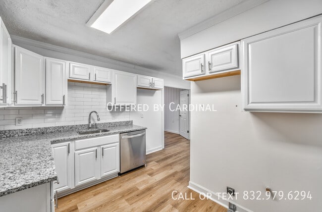 Photo - 3692 Bishops Bridge Rd