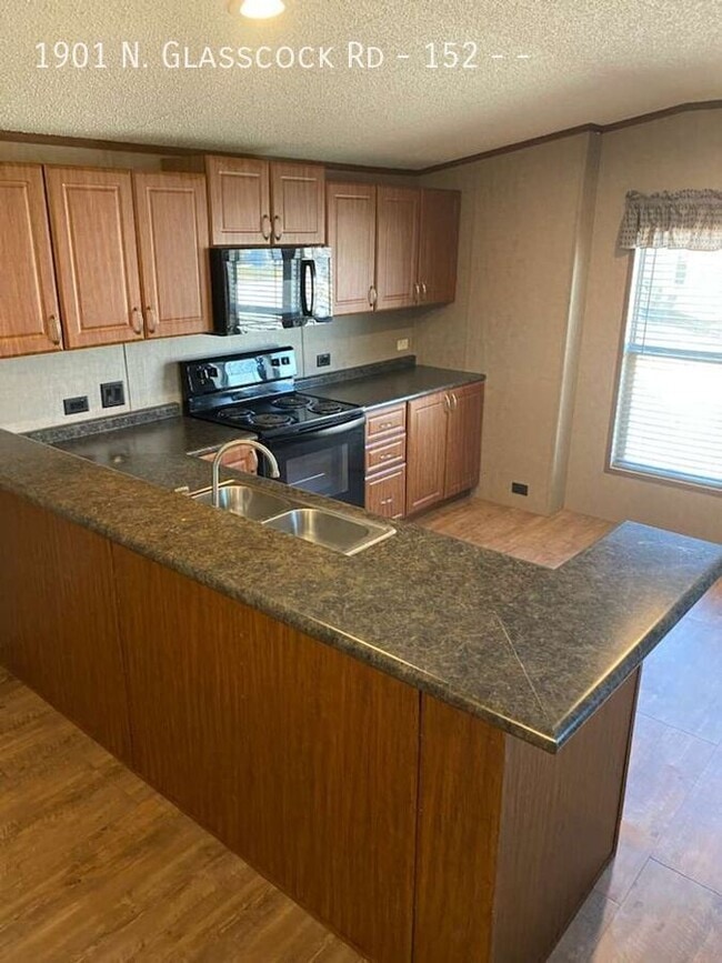 Photo - 1901 N Glasscock Rd