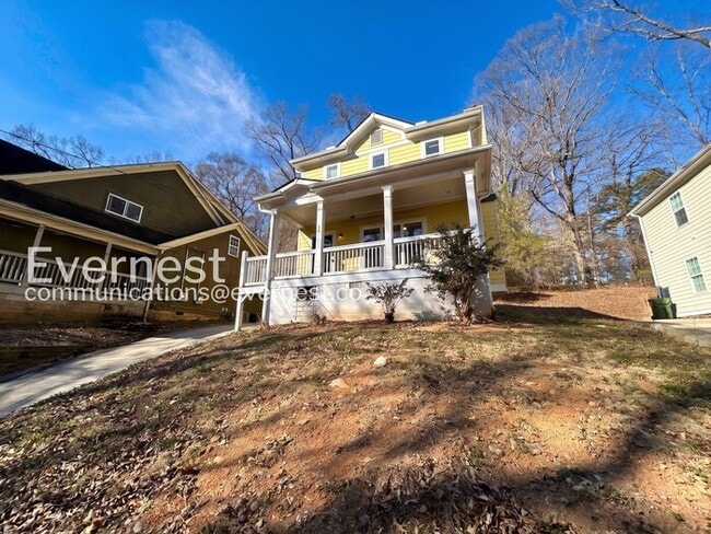 Building Photo - 936 Hall St NW