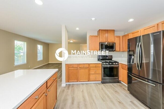 3 Bedroom Pet-Friendly Home in Graham, WA with Main Street Renewal