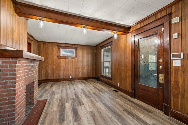 Photo - 37 W Arch St