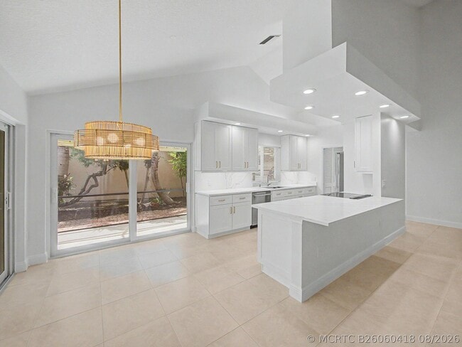 Photo - 303 Leeward Dr