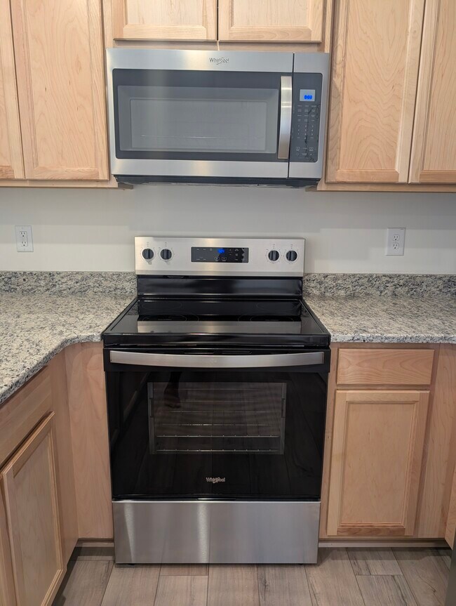 Photo - 2003 Oakdale Dr