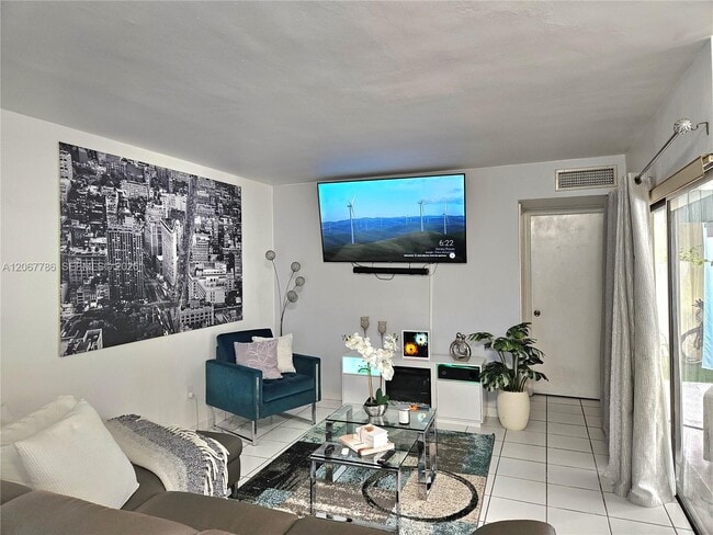Photo - 540 NW 99th Pl Unidad 540