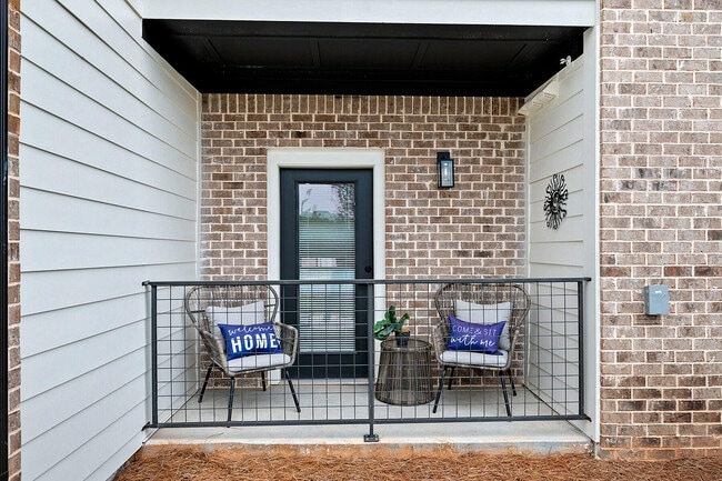 Pointe Grand Dawsonville