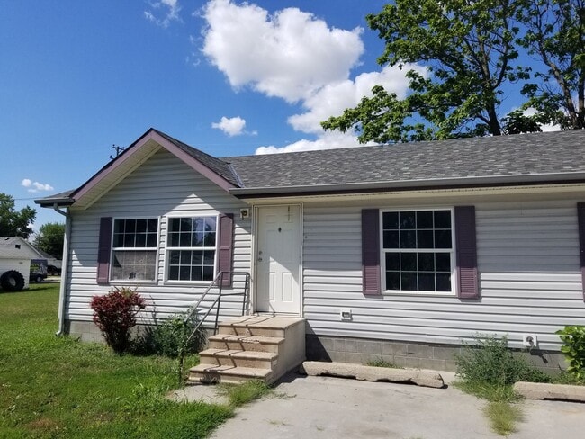 Building Photo - eld2006 Unit B