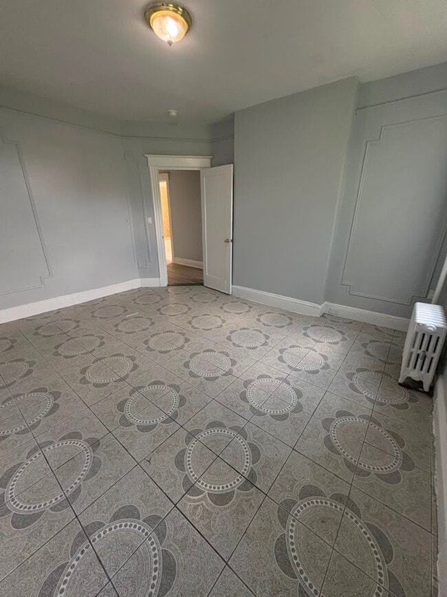 Photo - 127 Stanley Ave Unit Apt 2