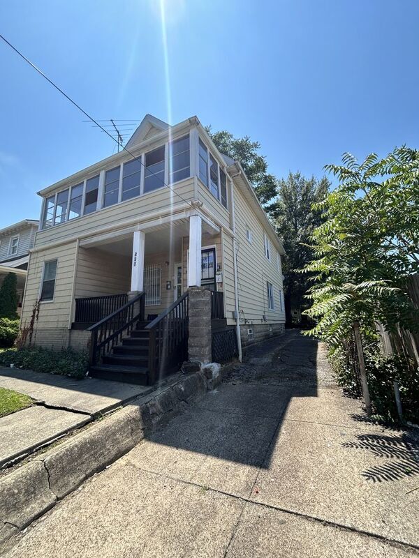 Photo - 880 Stevenson Rd