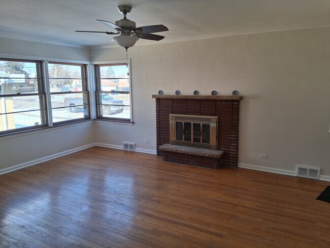 Photo - 360 Streamside Dr