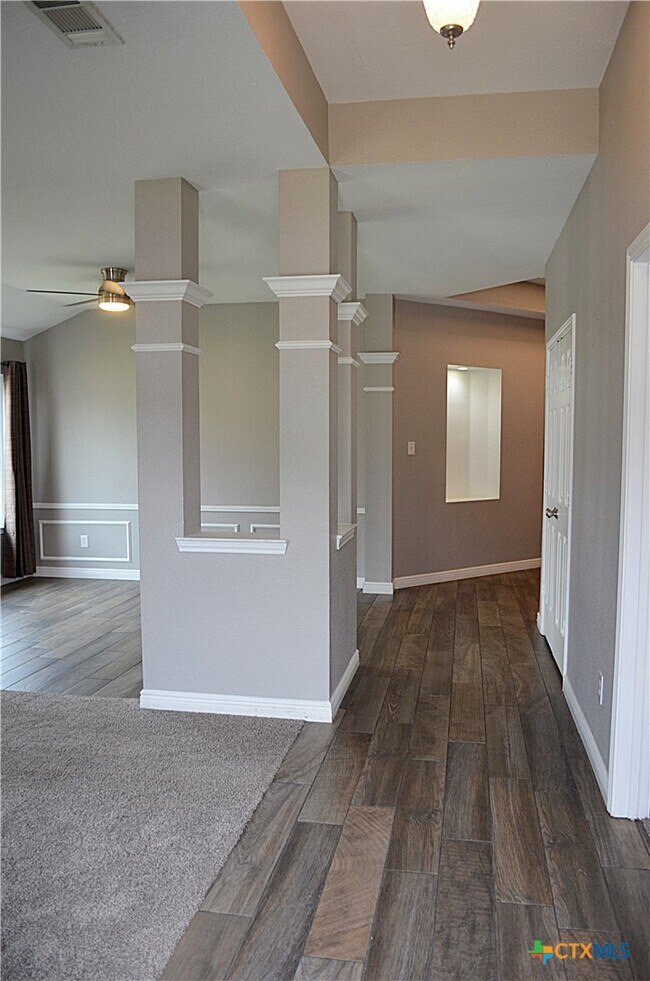 Photo - 423 Reservation Dr