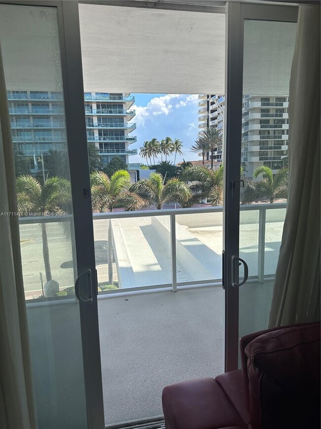 Photo - 5750 Collins Ave Condo Unit 3H