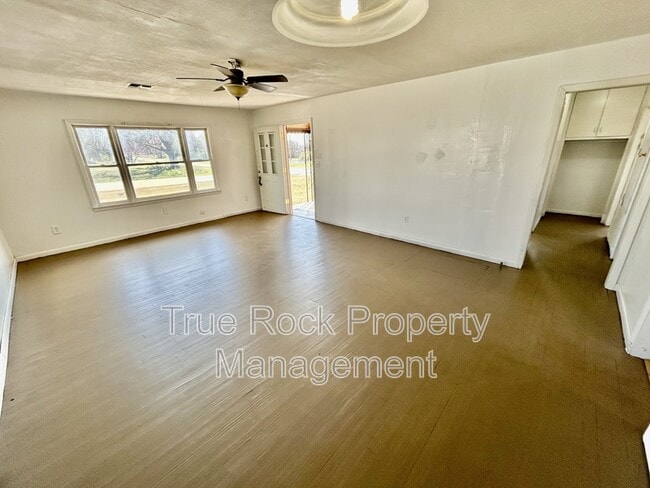 Photo - 300 E Main St