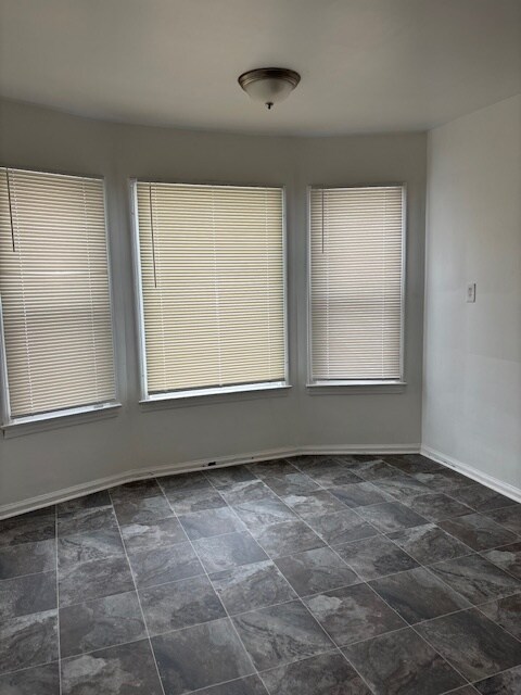 Photo - 18134 Vaughan St