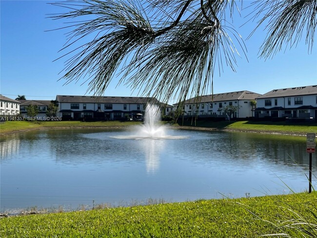 Building Photo - 4441 Appleton Cir E