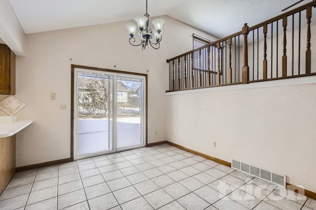4937 W 8th Street Rd
